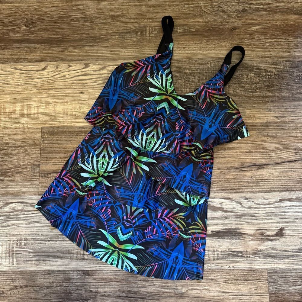Tropical Leaf Print Ruffle Swimsuit - Picture 5 of 11